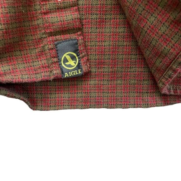 AIGLE Button Down Plaid Flannel Size Large - Picture 6 of 7